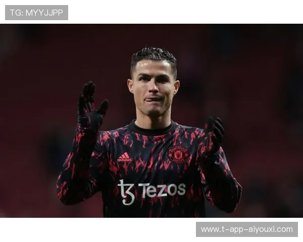 大反转！曼联名宿爆争议发言：C罗很意外，曼联官宣c罗